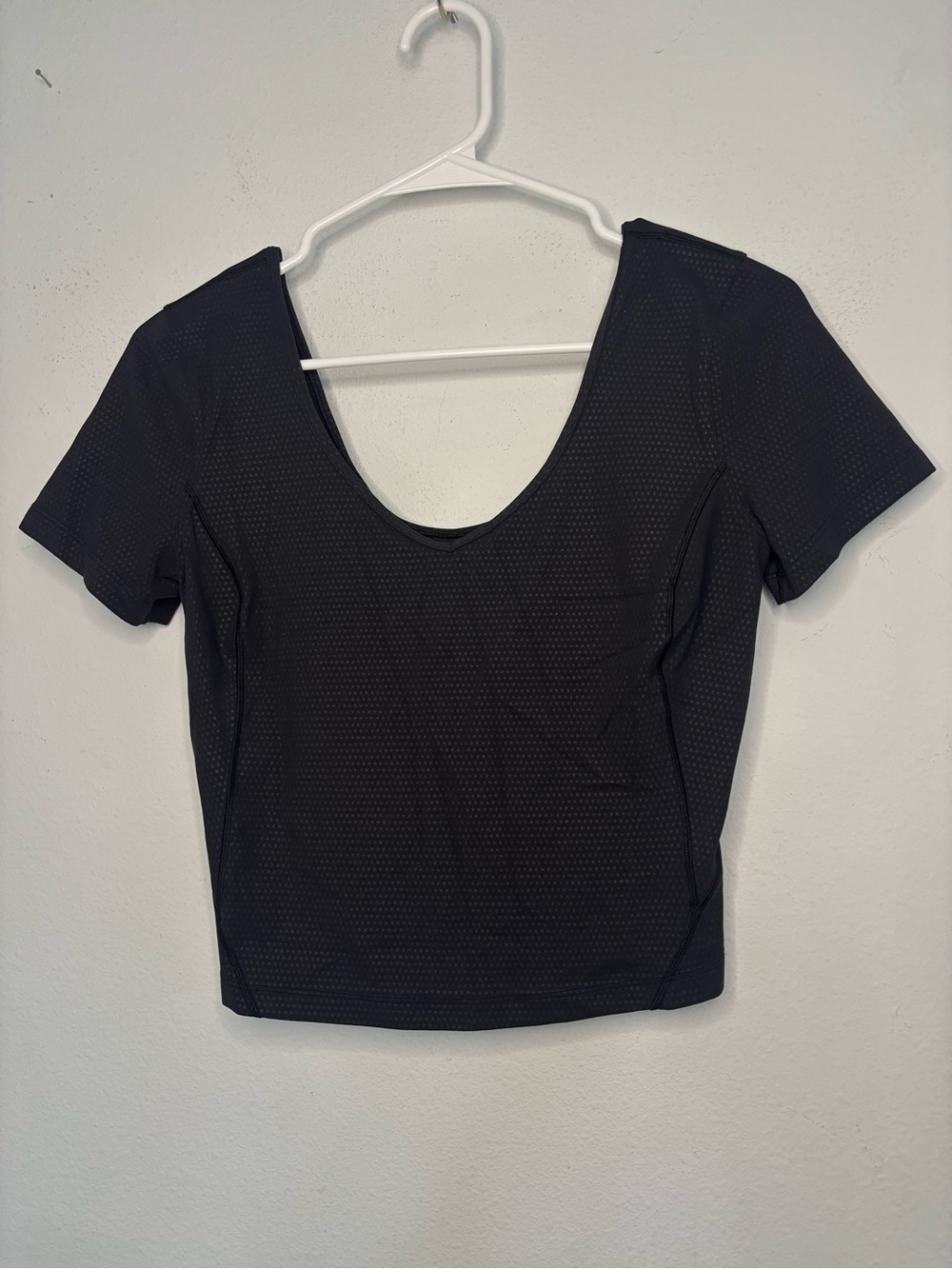LULULEMON BLACK PRINTED CROPPED ACTIVE T-SHIRT SZ 6